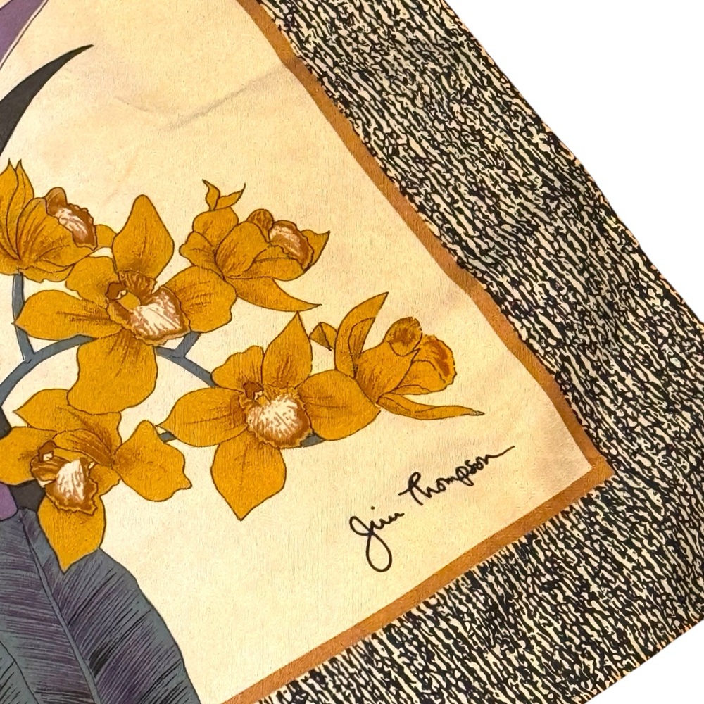 Stunnimg JIM THOMPSON Floral Silk Scarf with Multicolor Design - Picture 4 of 9